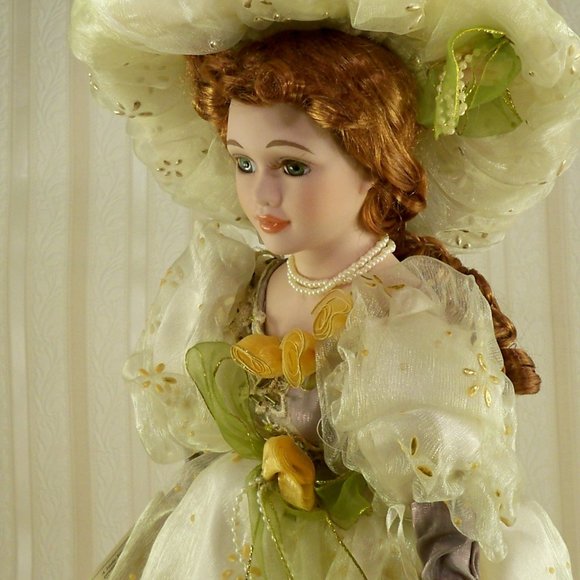Duck House Hairloom Porcelain *Doll W/Stand - Picture 1 of 8